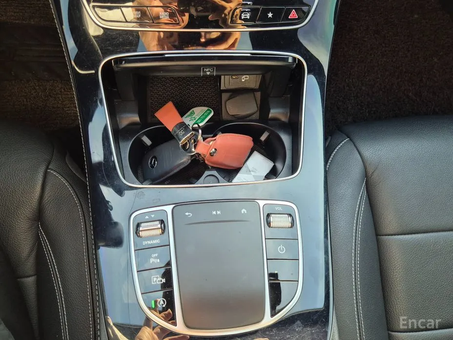 Фото 13 - Mercedes-Benz E-Class