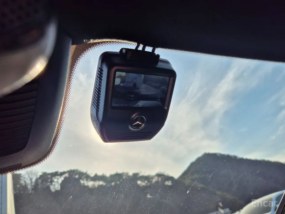 Фото 17 - Mercedes-Benz E-Class