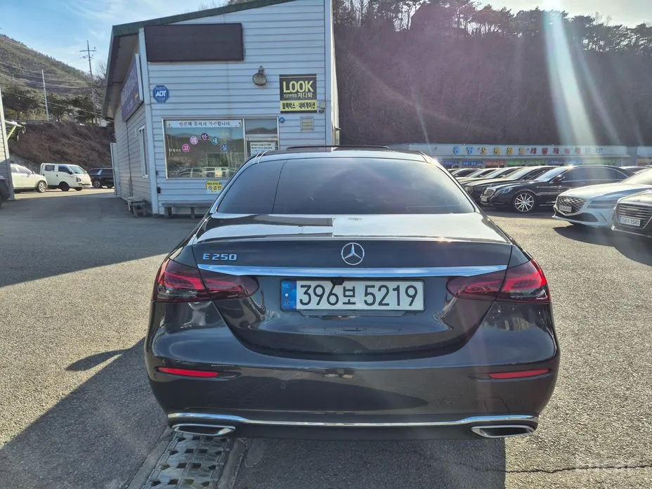 Фото 6 - Mercedes-Benz E-Class