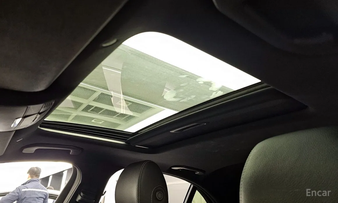 Фото 17 - Mercedes-Benz E-Class