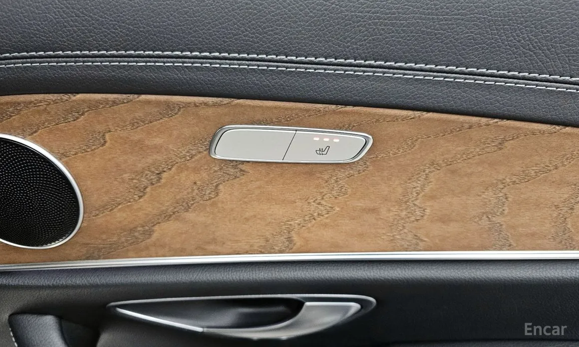 Фото 19 - Mercedes-Benz E-Class