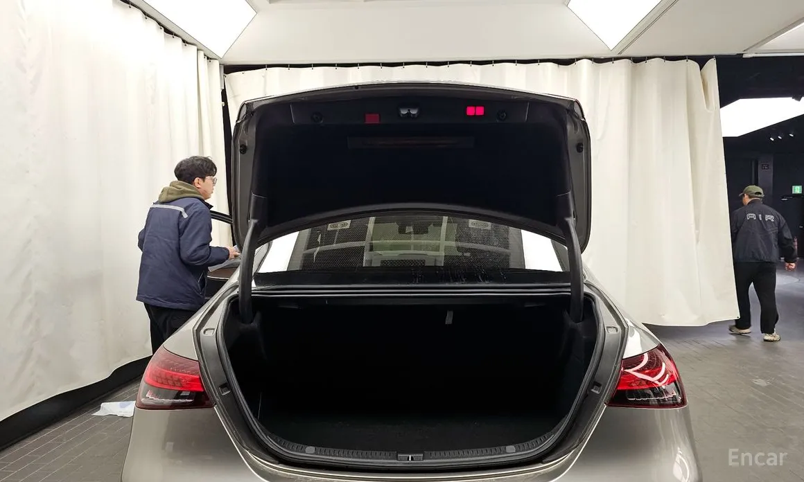 Фото 20 - Mercedes-Benz E-Class