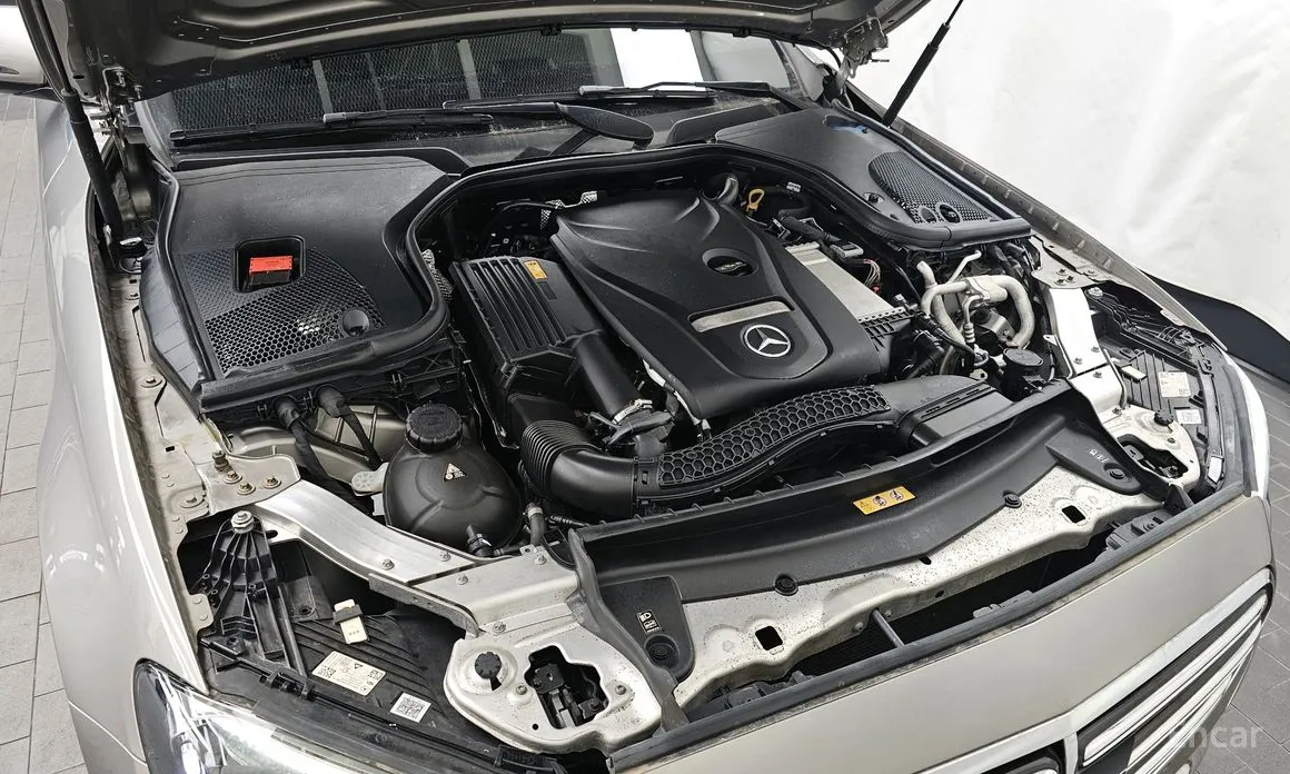 Фото 6 - Mercedes-Benz E-Class