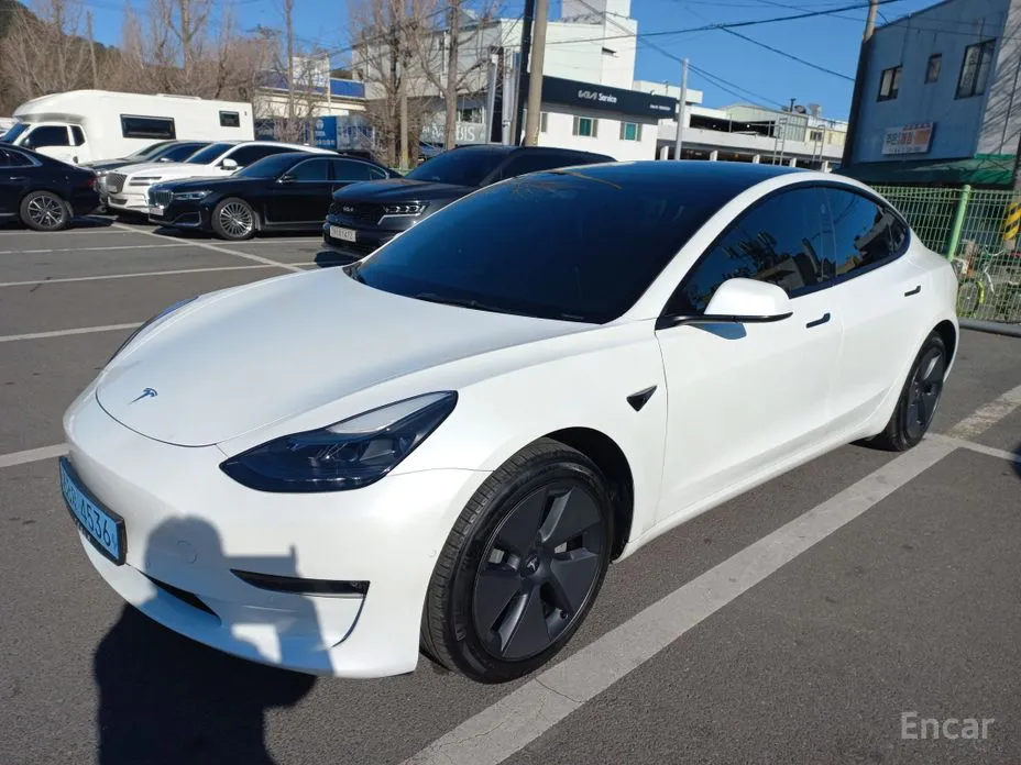 Фото 1 - Tesla Model 3
