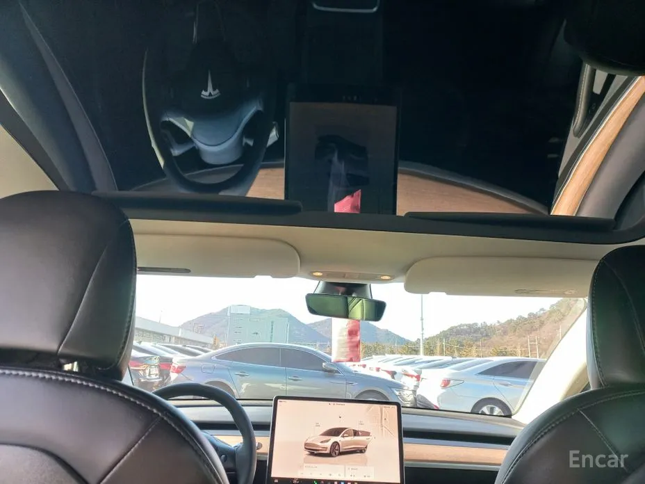 Фото 11 - Tesla Model 3