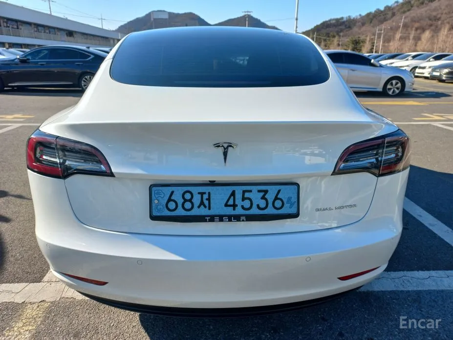 Фото 13 - Tesla Model 3