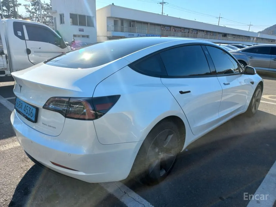 Фото 15 - Tesla Model 3