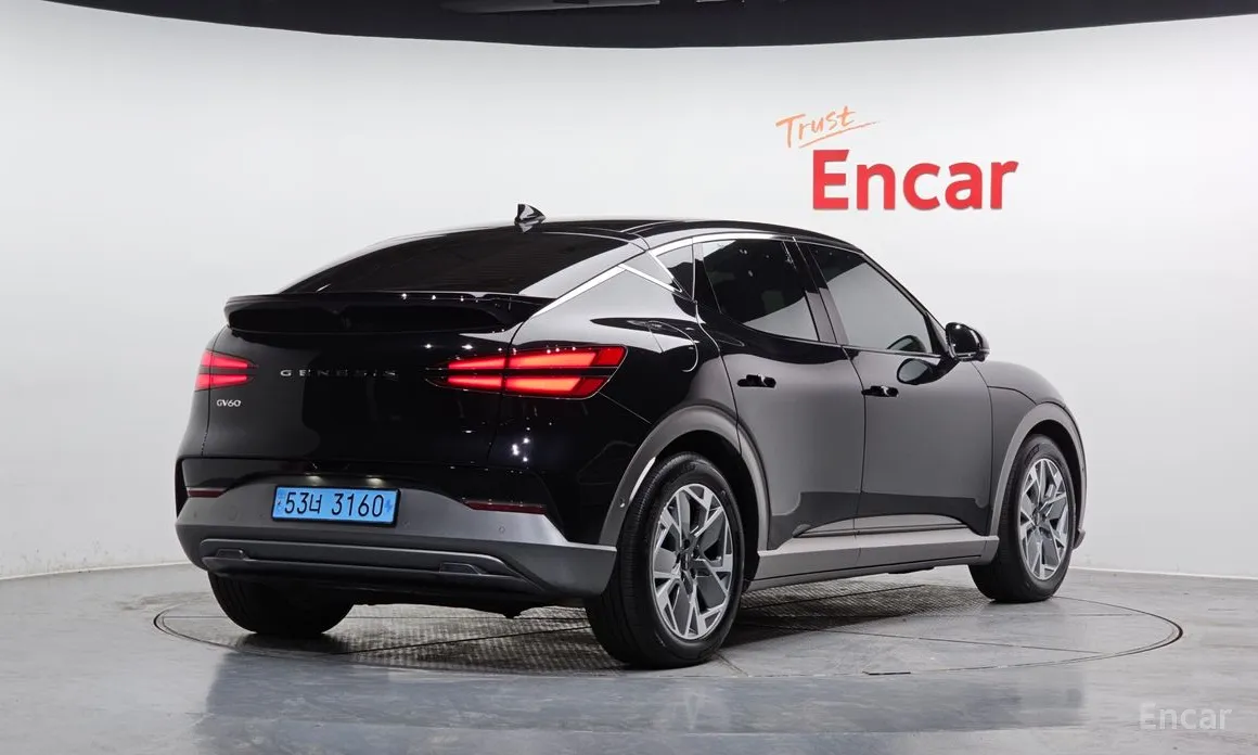 Фото 2 - Genesis GV60