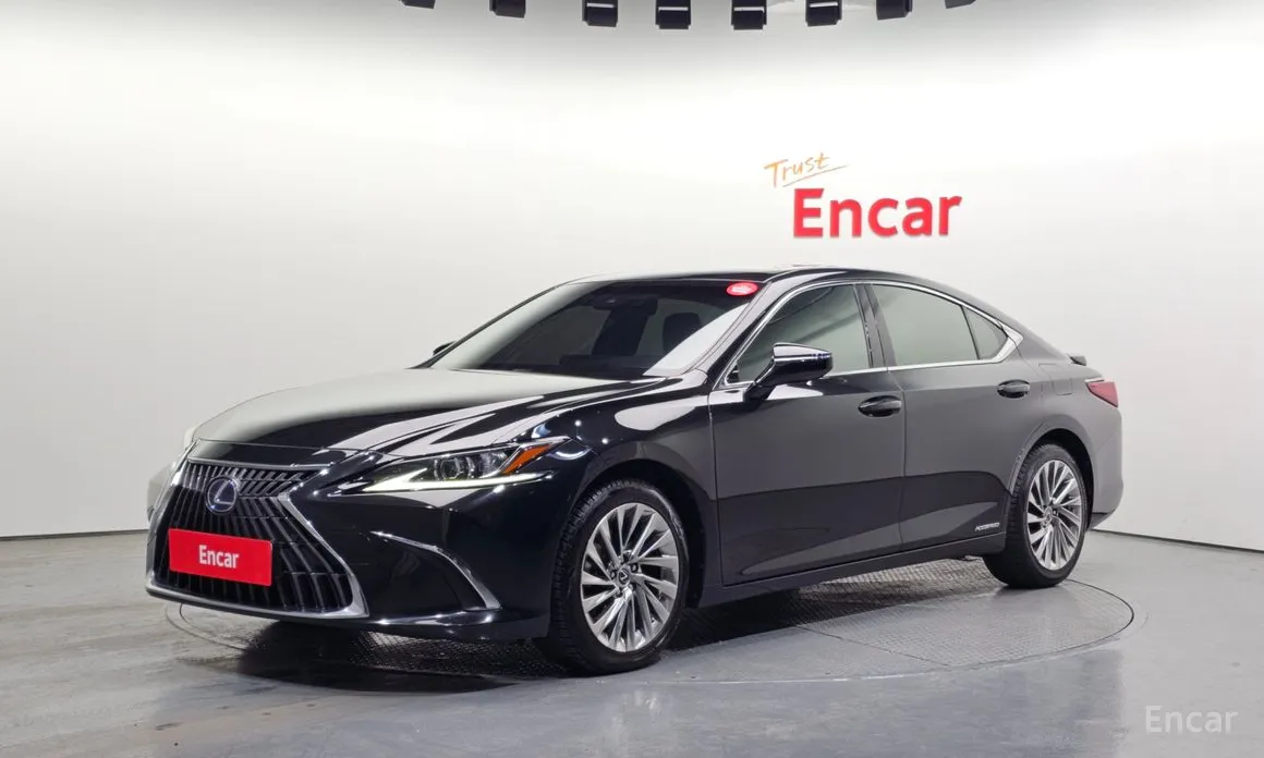 Фото 1 - Lexus ES