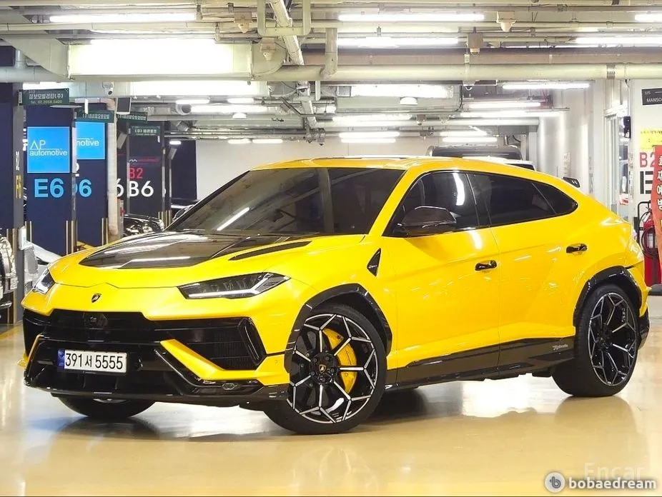 Фото 2 - Lamborghini Urus