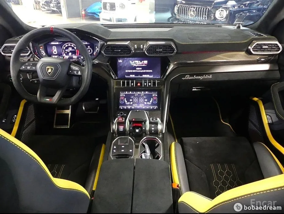 Фото 4 - Lamborghini Urus