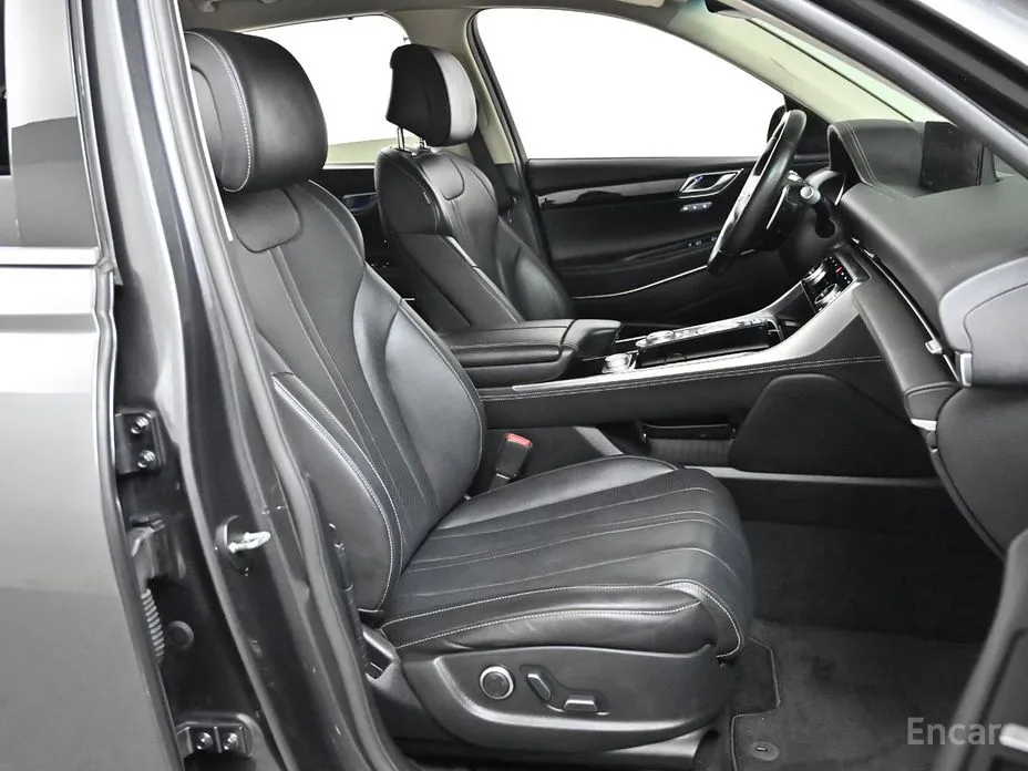 Фото 10 - Genesis GV80