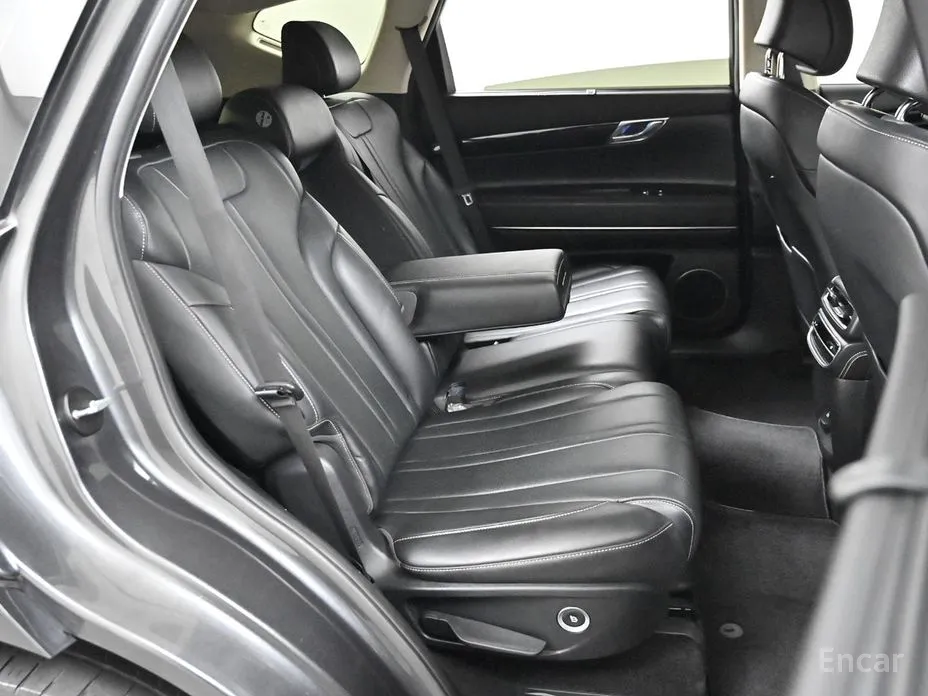 Фото 12 - Genesis GV80