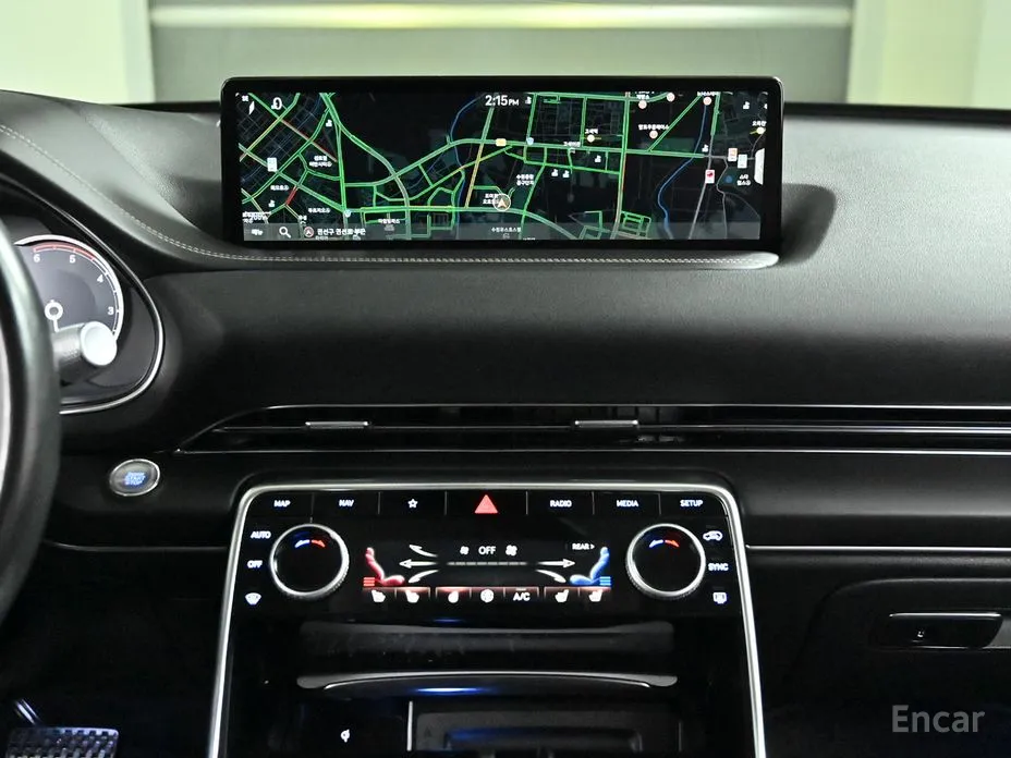 Фото 14 - Genesis GV80