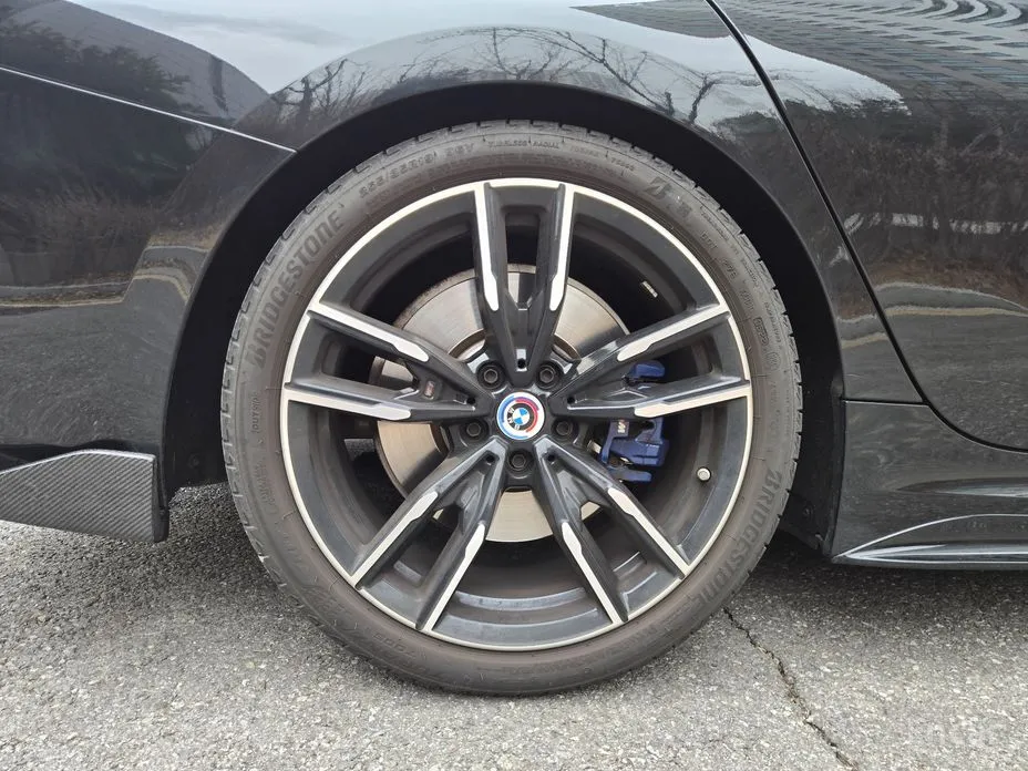 Photo 12 - BMW 3 Series