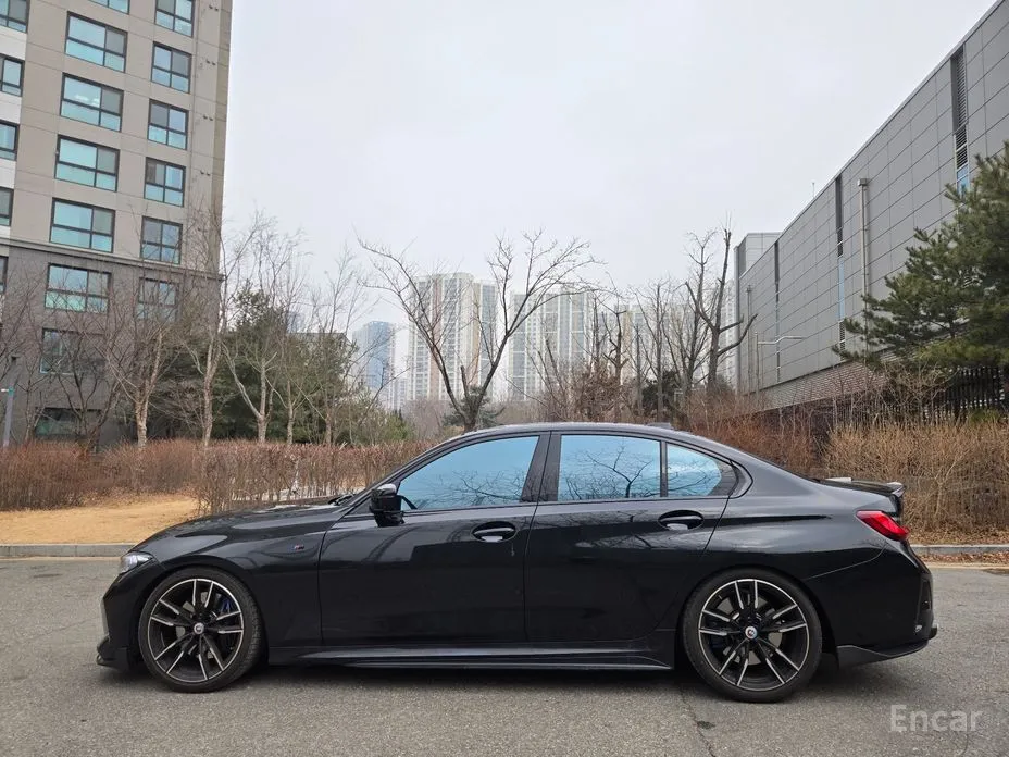 Photo 8 - BMW 3 Series