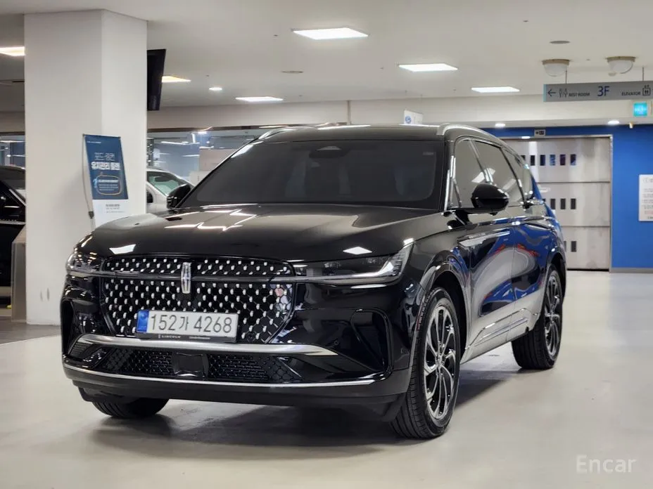 Фото 1 - Lincoln Nautilus