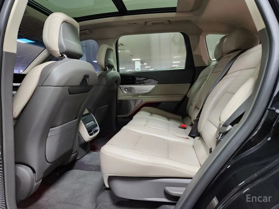 Фото 11 - Lincoln Nautilus