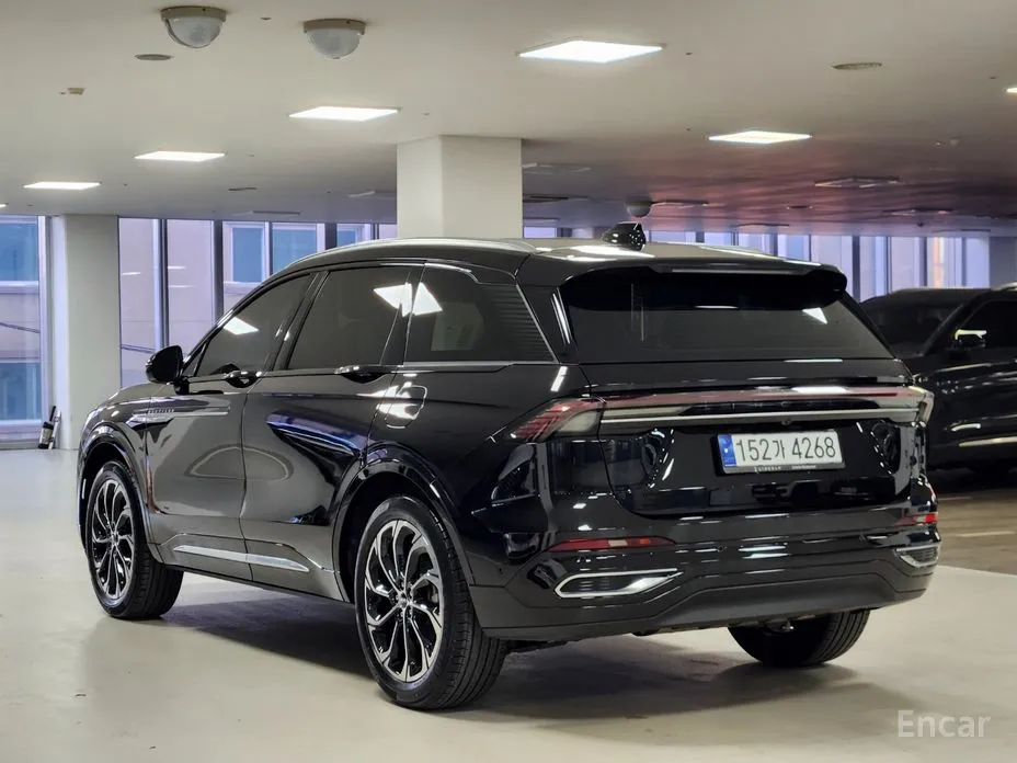 Фото 2 - Lincoln Nautilus