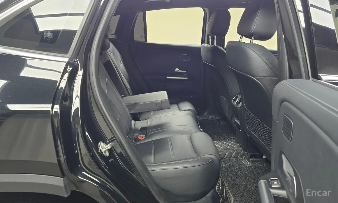 Фото 12 - Mercedes-Benz EQA