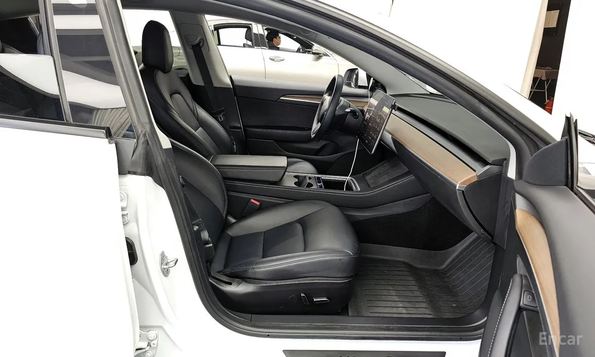 Фото 11 - Tesla Model 3