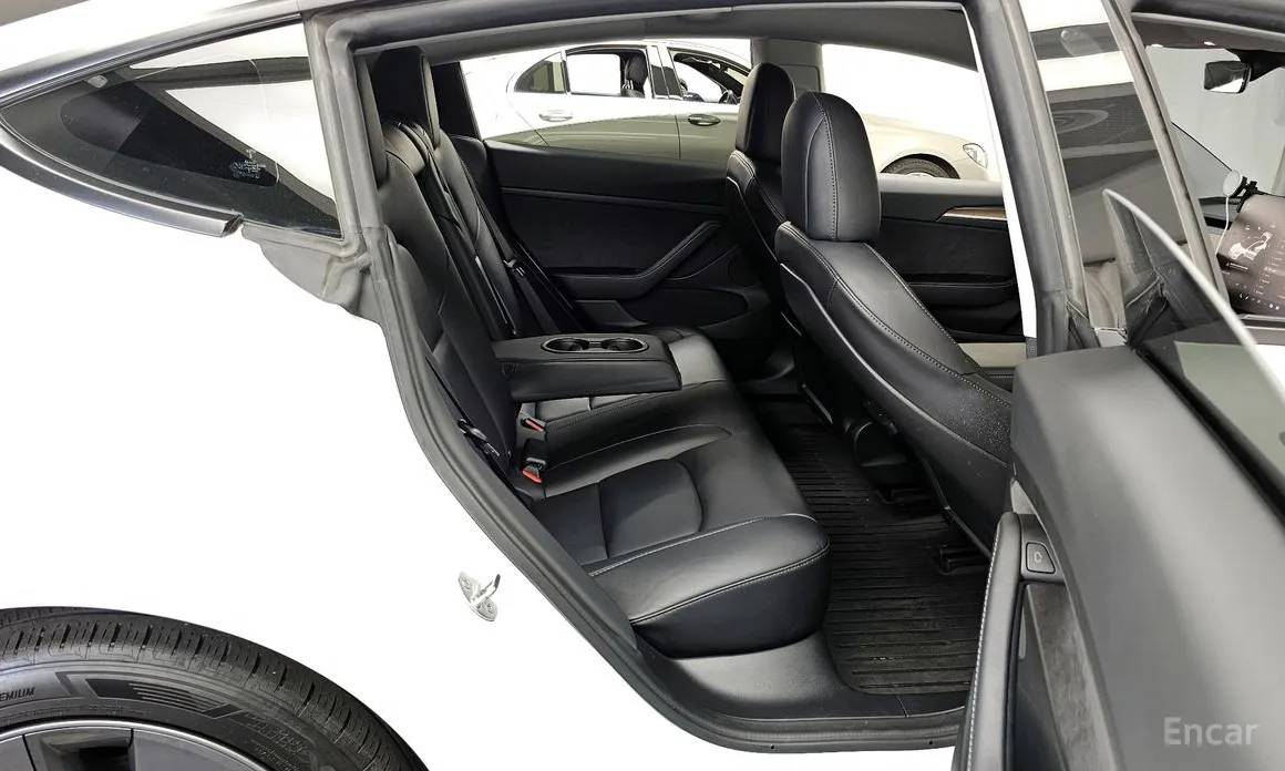 Фото 12 - Tesla Model 3