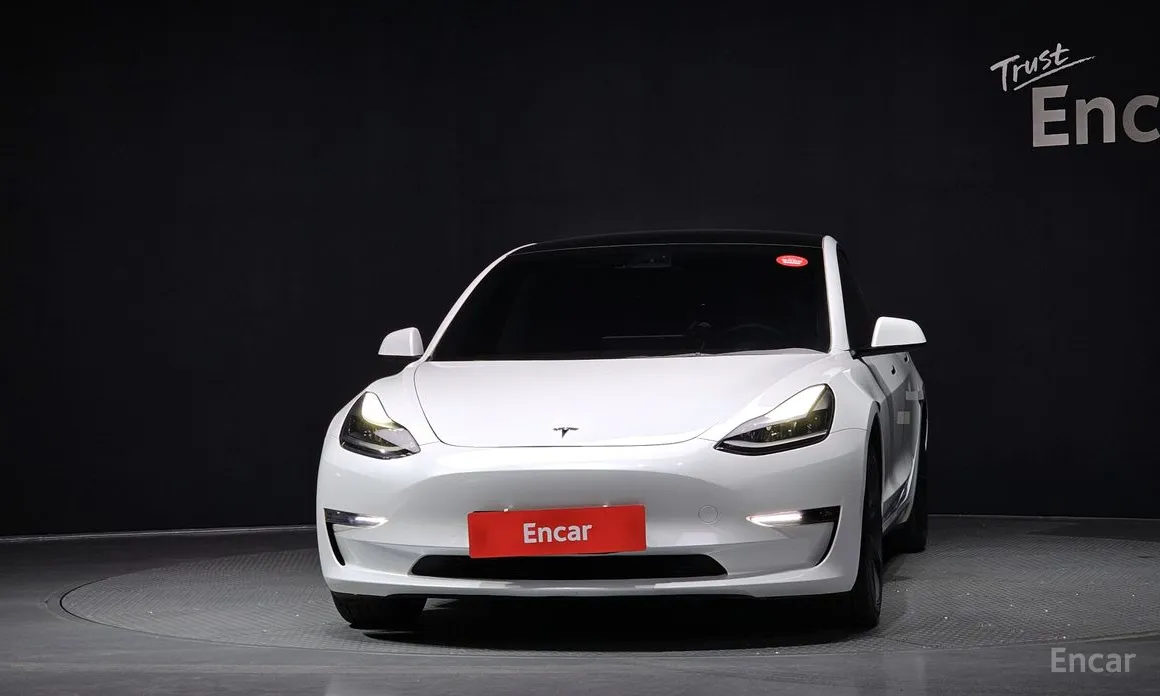 Фото 3 - Tesla Model 3