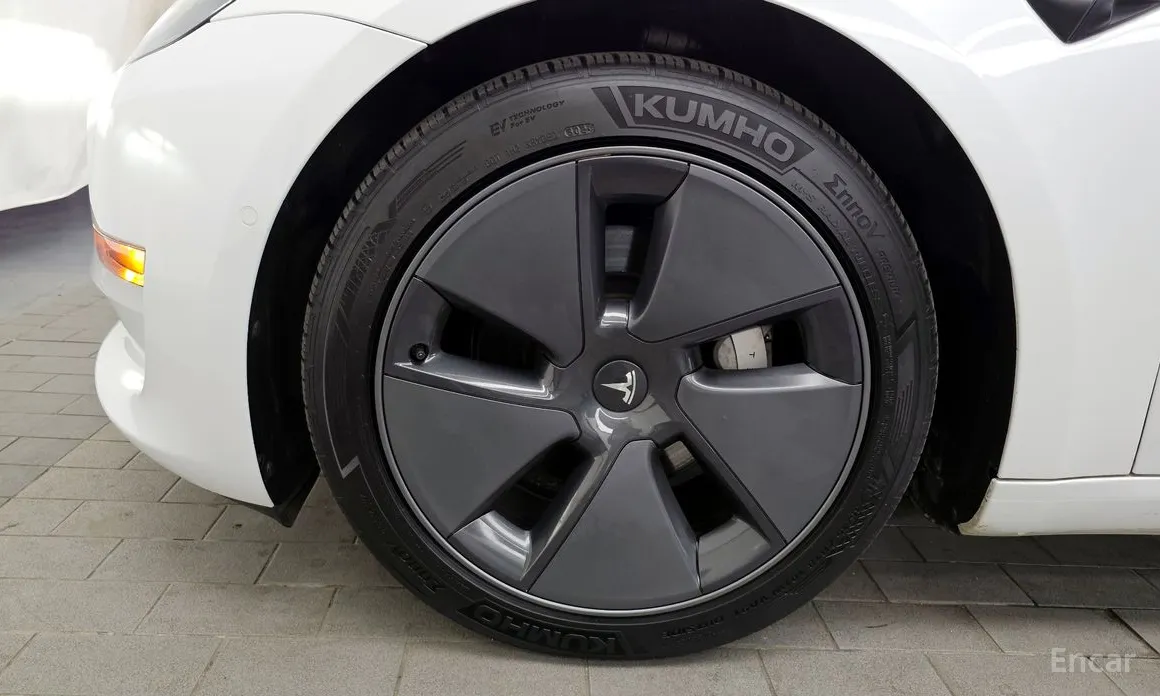 Фото 5 - Tesla Model 3