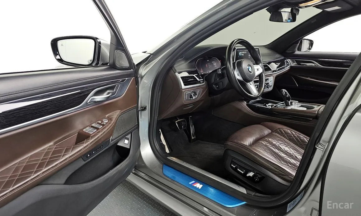 Фото 11 - BMW 7 Series