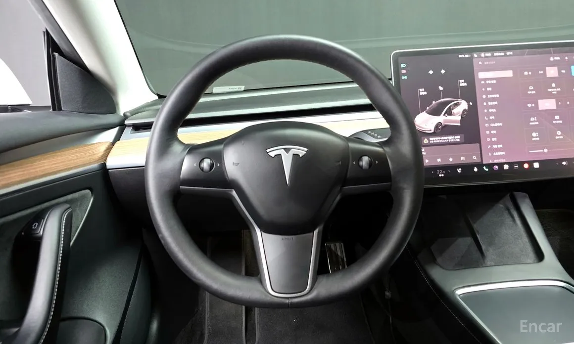 Фото 13 - Tesla Model 3