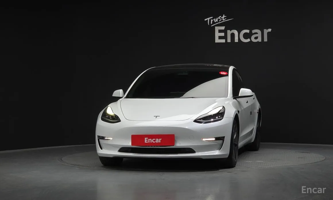 Фото 3 - Tesla Model 3