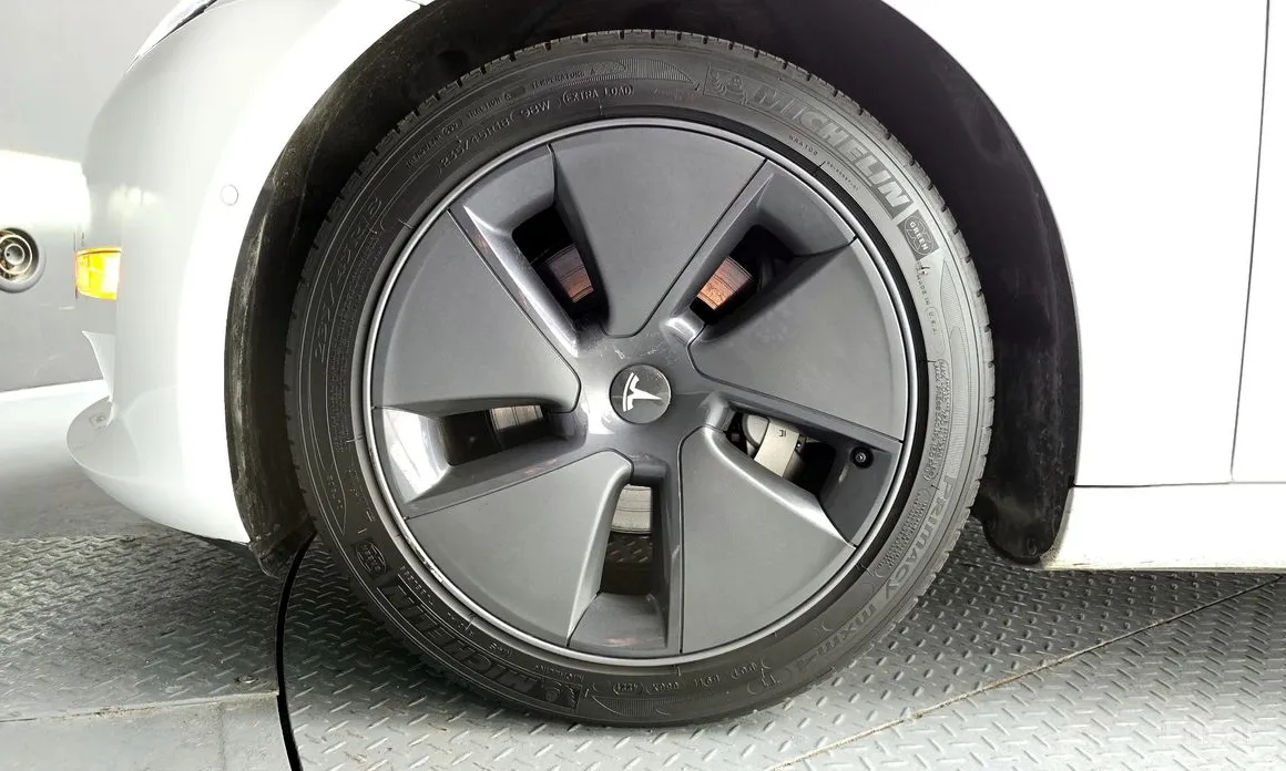 Фото 5 - Tesla Model 3