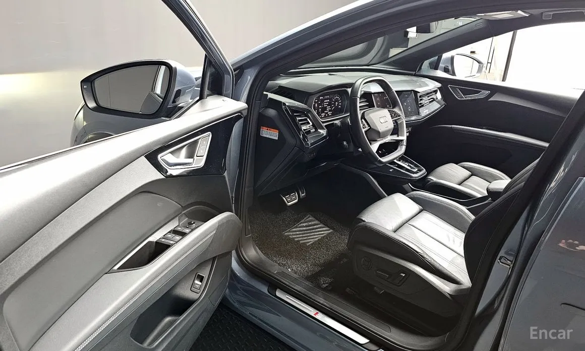 Фото 10 - Audi Q4 e-tron