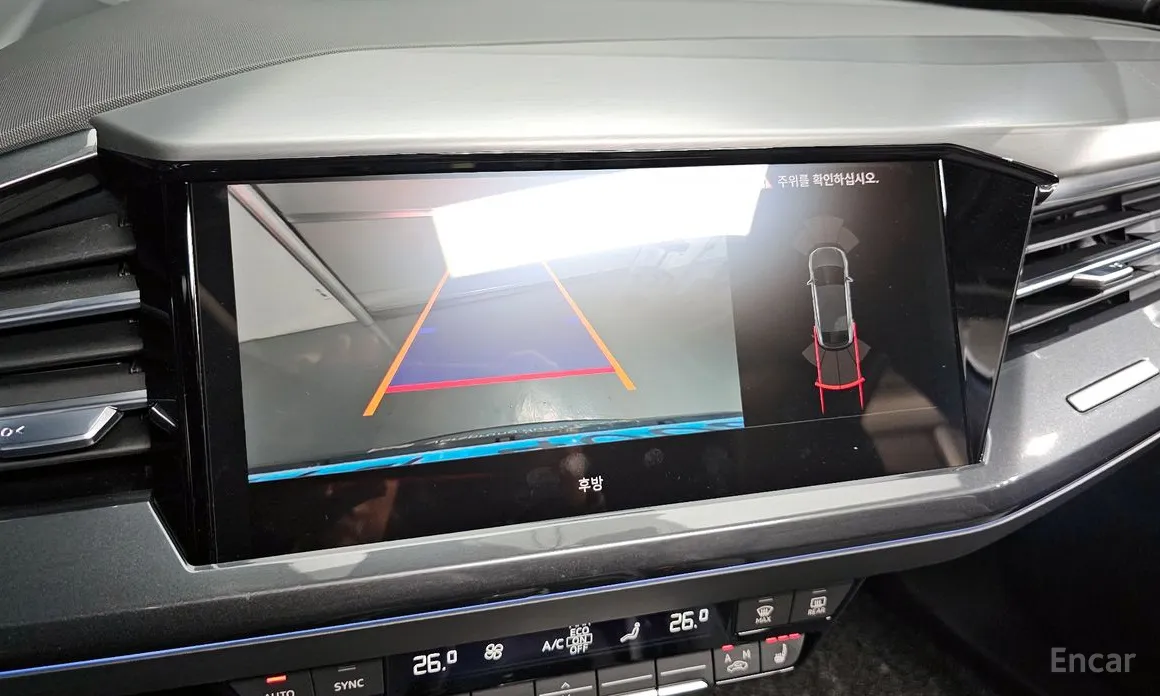 Фото 16 - Audi Q4 e-tron