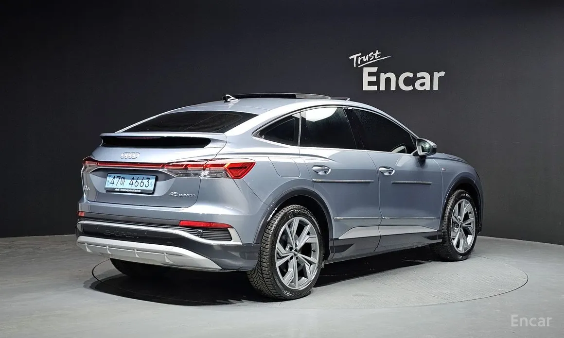 Фото 2 - Audi Q4 e-tron