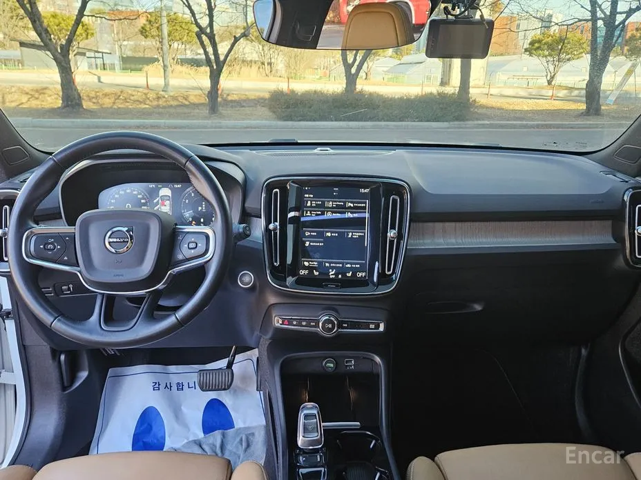 Фото 10 - Volvo XC40