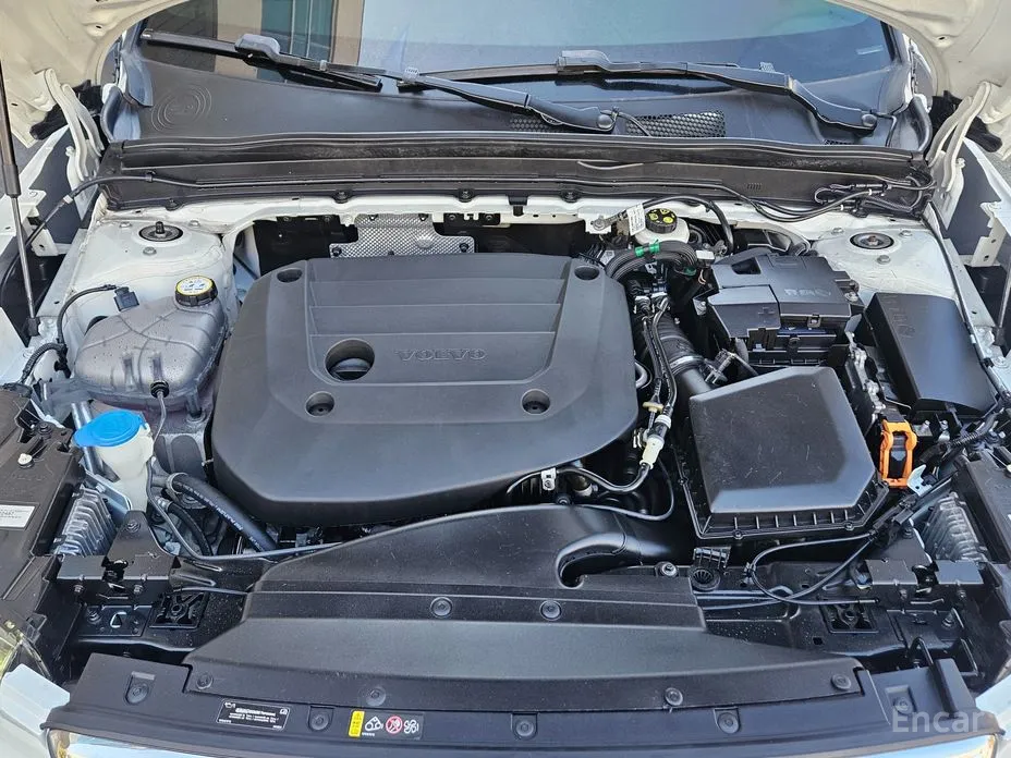 Фото 12 - Volvo XC40