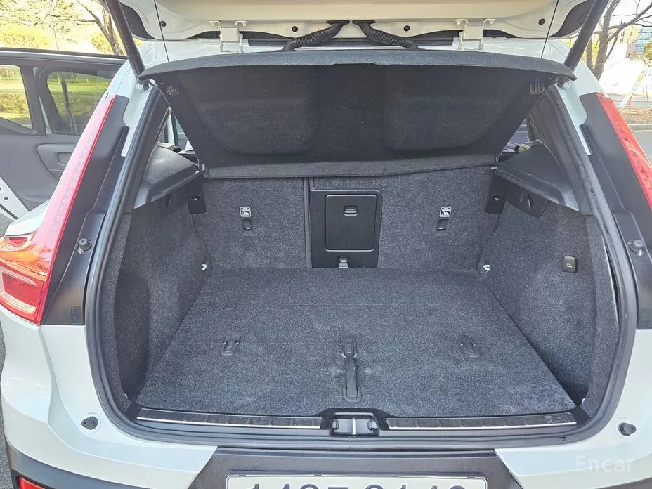 Фото 14 - Volvo XC40