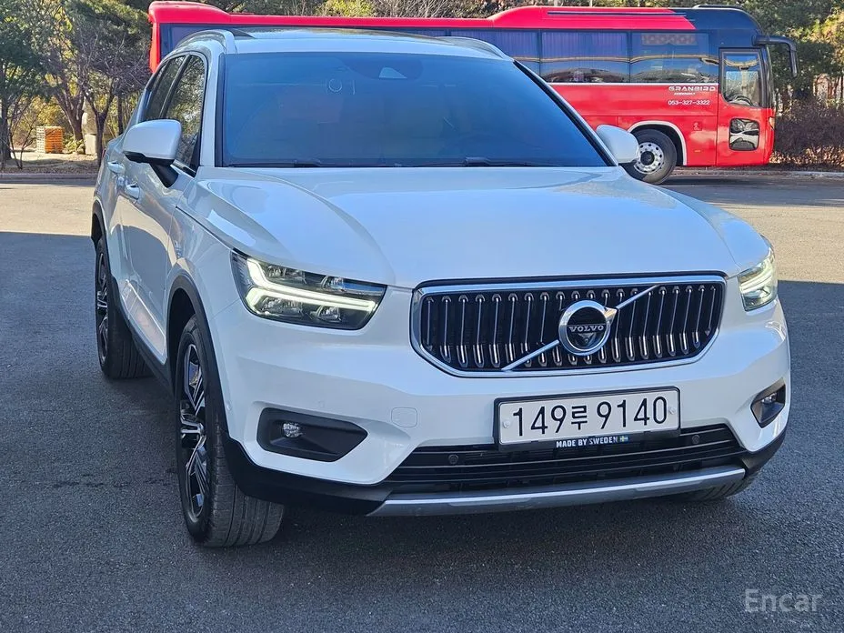 Фото 2 - Volvo XC40