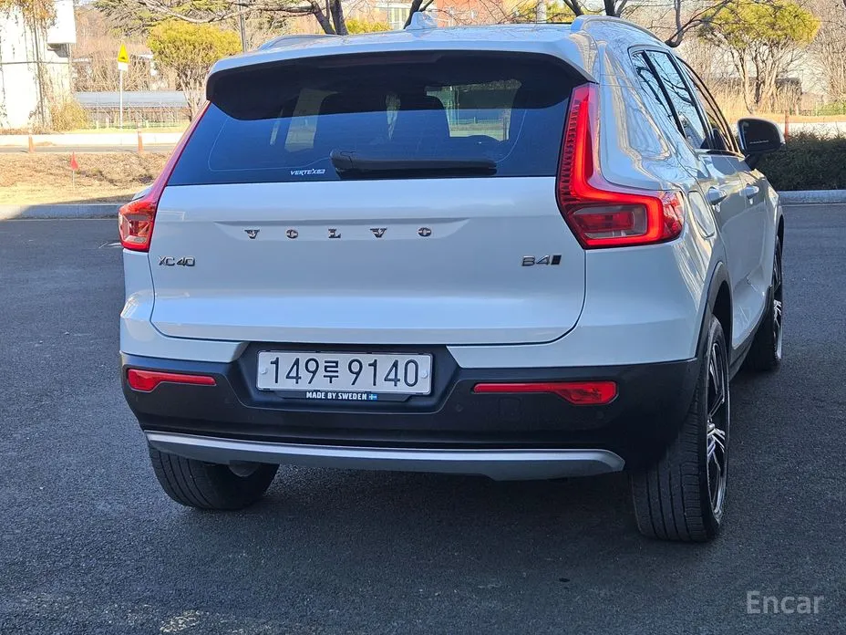 Фото 6 - Volvo XC40