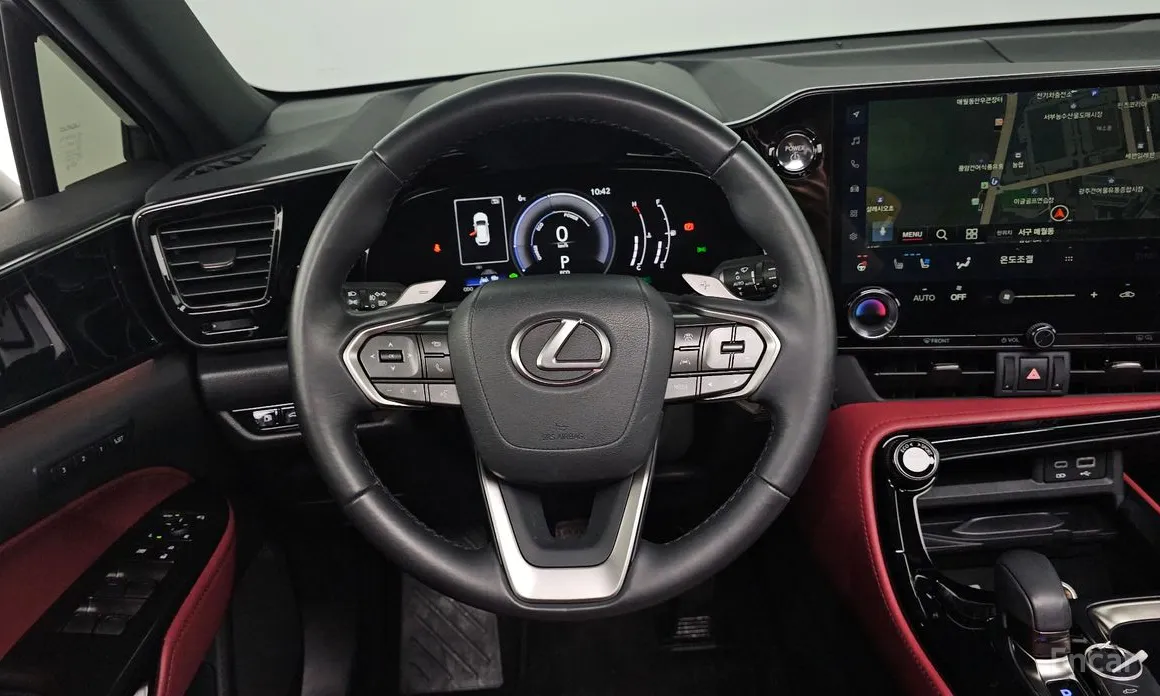 Фото 13 - Lexus NX