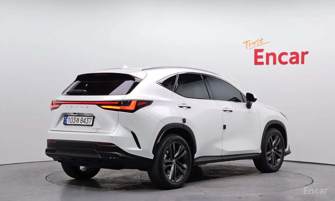 Фото 2 - Lexus NX