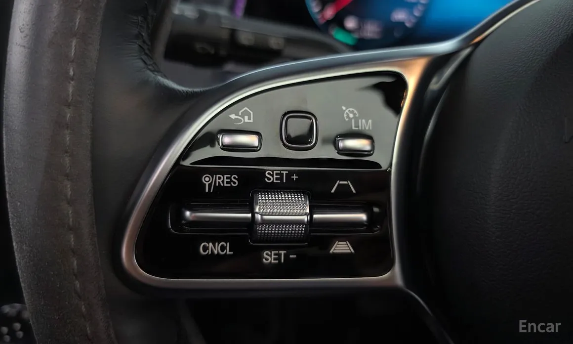 Фото 18 - Mercedes-Benz EQB