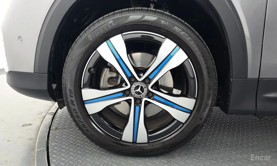 Фото 5 - Mercedes-Benz EQB