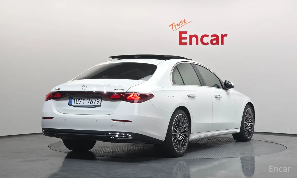 Фото 2 - Mercedes-Benz E-Class