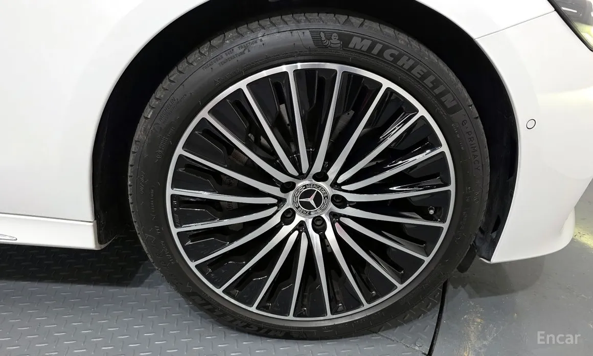 Фото 5 - Mercedes-Benz E-Class