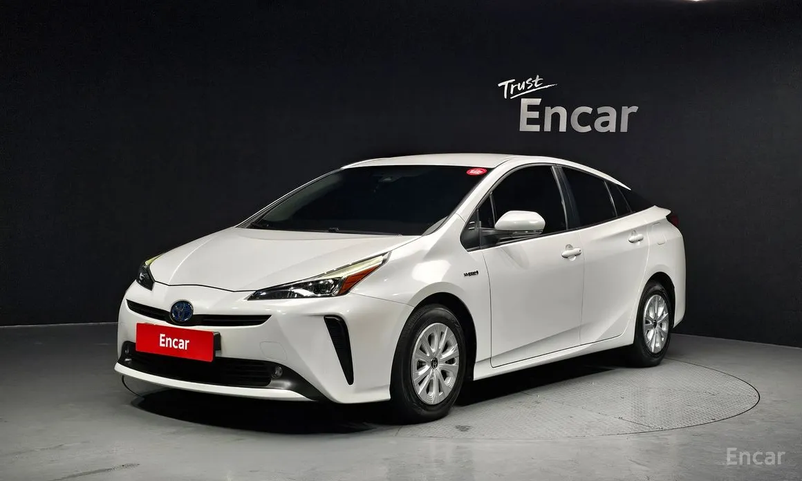 Фото 1 - Toyota Prius