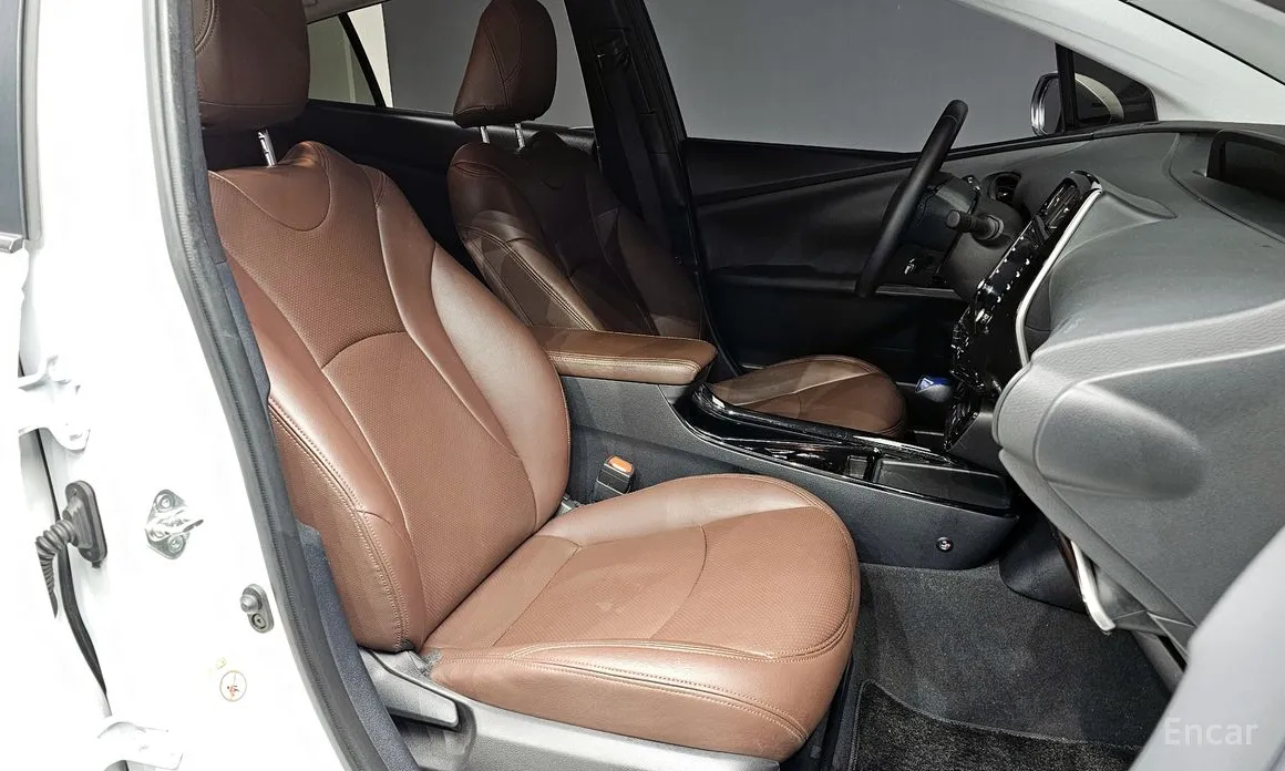 Фото 10 - Toyota Prius