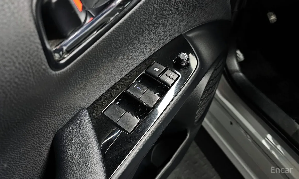 Фото 13 - Toyota Prius