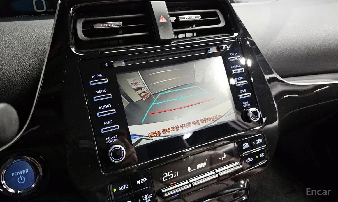 Фото 17 - Toyota Prius